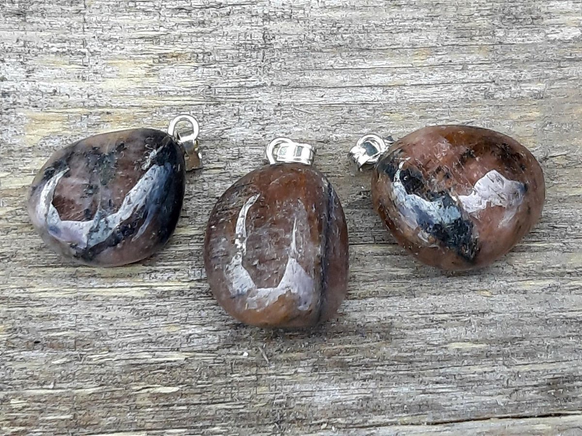 Edelsteen Chiastoliet (kruissteen) hanger